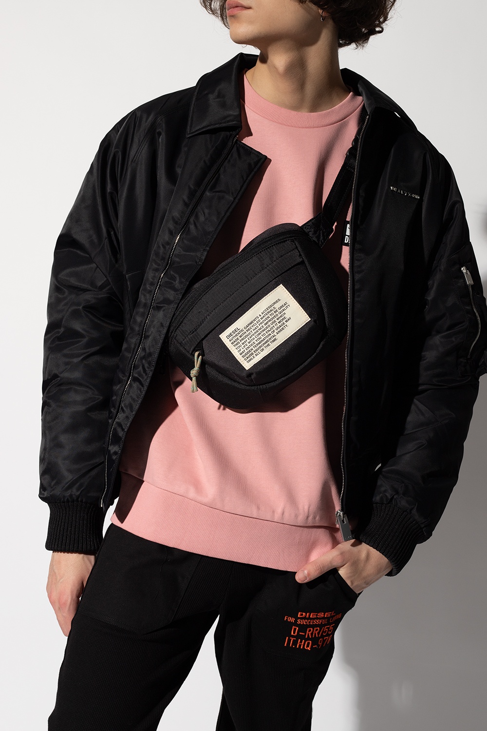 ★ DIESEL ★ LOKI PAT ボディバッグ DIESEL（ディーゼル）の「メンズ MIXナイロン ウエストポーチ